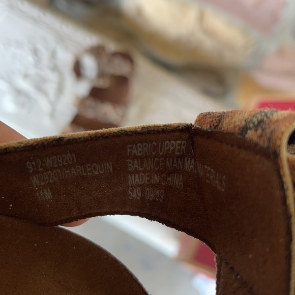 White Mountain Leopard Strappy Sandals - Picture 4 of 4